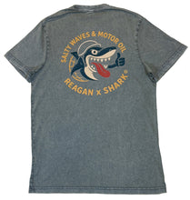 Charger l'image dans la galerie, Tee Reagan x shark © Salty Waves khaki