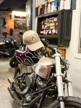 Charger l'image dans la galerie, Reagan caps x shark © Salty waves Motor Oil khaki