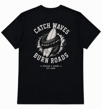 Charger l'image dans la galerie, Tee Reagan x shark © Catch waves Burn Roads