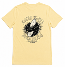Charger l'image dans la galerie, Tee Reagan x shark © Catch waves Burn Roads