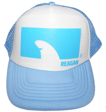 Laden Sie das Bild in den Galerie-Viewer, Reagan © trucker cap - Waves